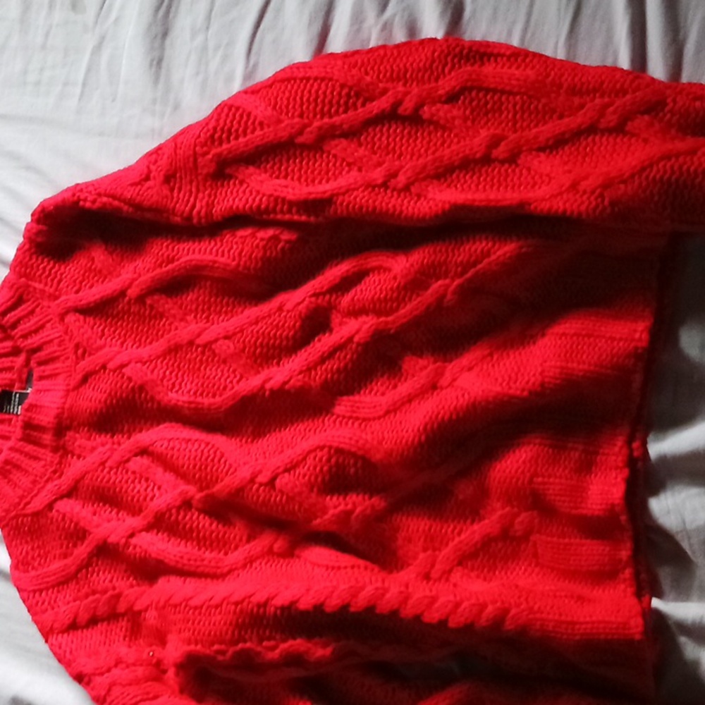 Small red sweater from former 21